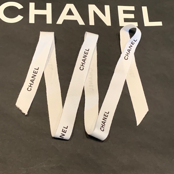 Chanel white ribbon - Picture 1 of 3